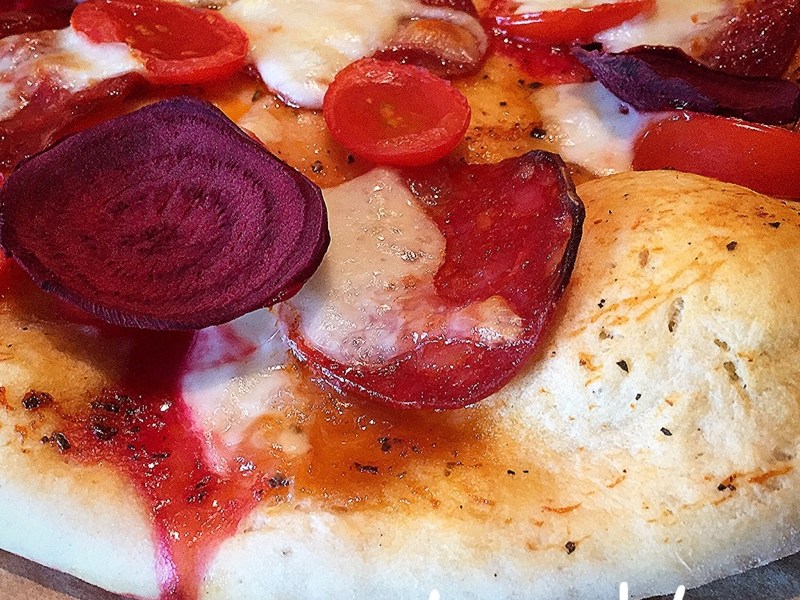 Pizza z burakiem i&nbsp;chorizo