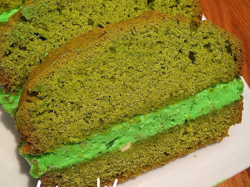 Ciasto szpinakowe z kremem&nbsp;migdałowym